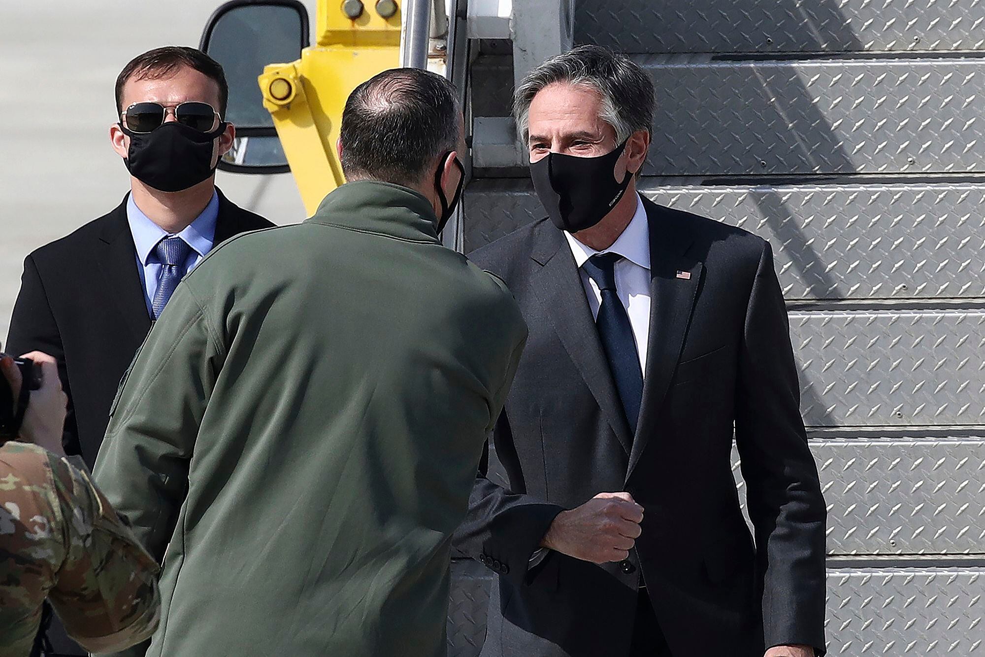 Why Prime Minister's Bodyguard wear black goggles
