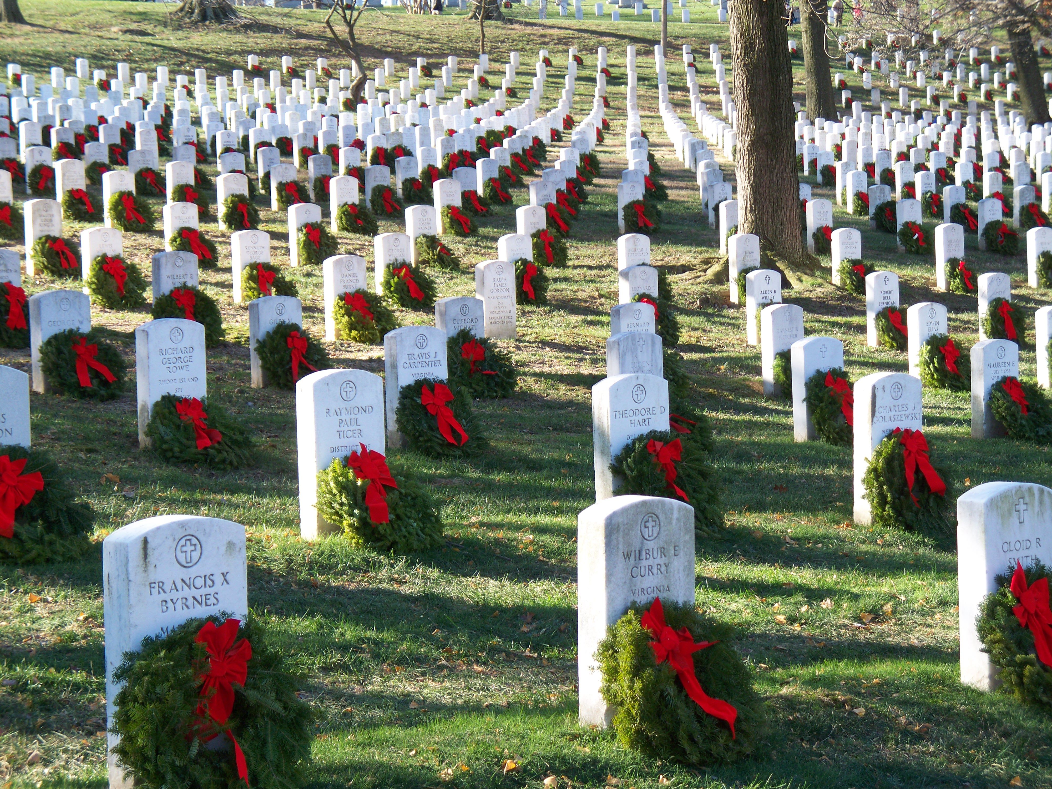 More than 7,500 holiday wreaths needed for veterans' graves