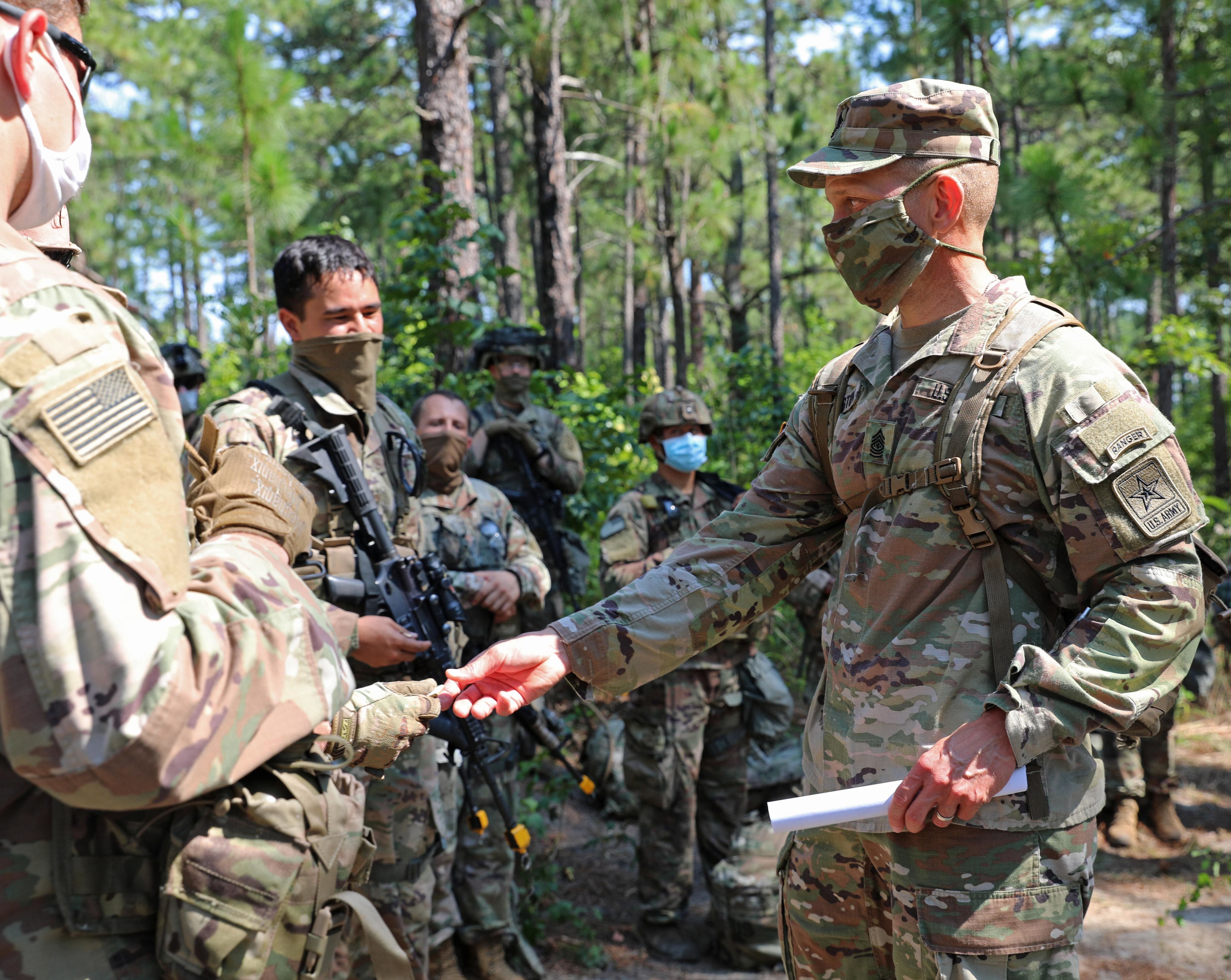 Camouflage uniform shortage prompts Marine Corps to relax attire rules