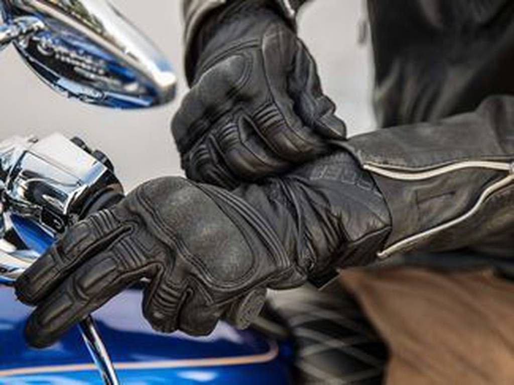 Gear review: Racer Gloves’ Traveller