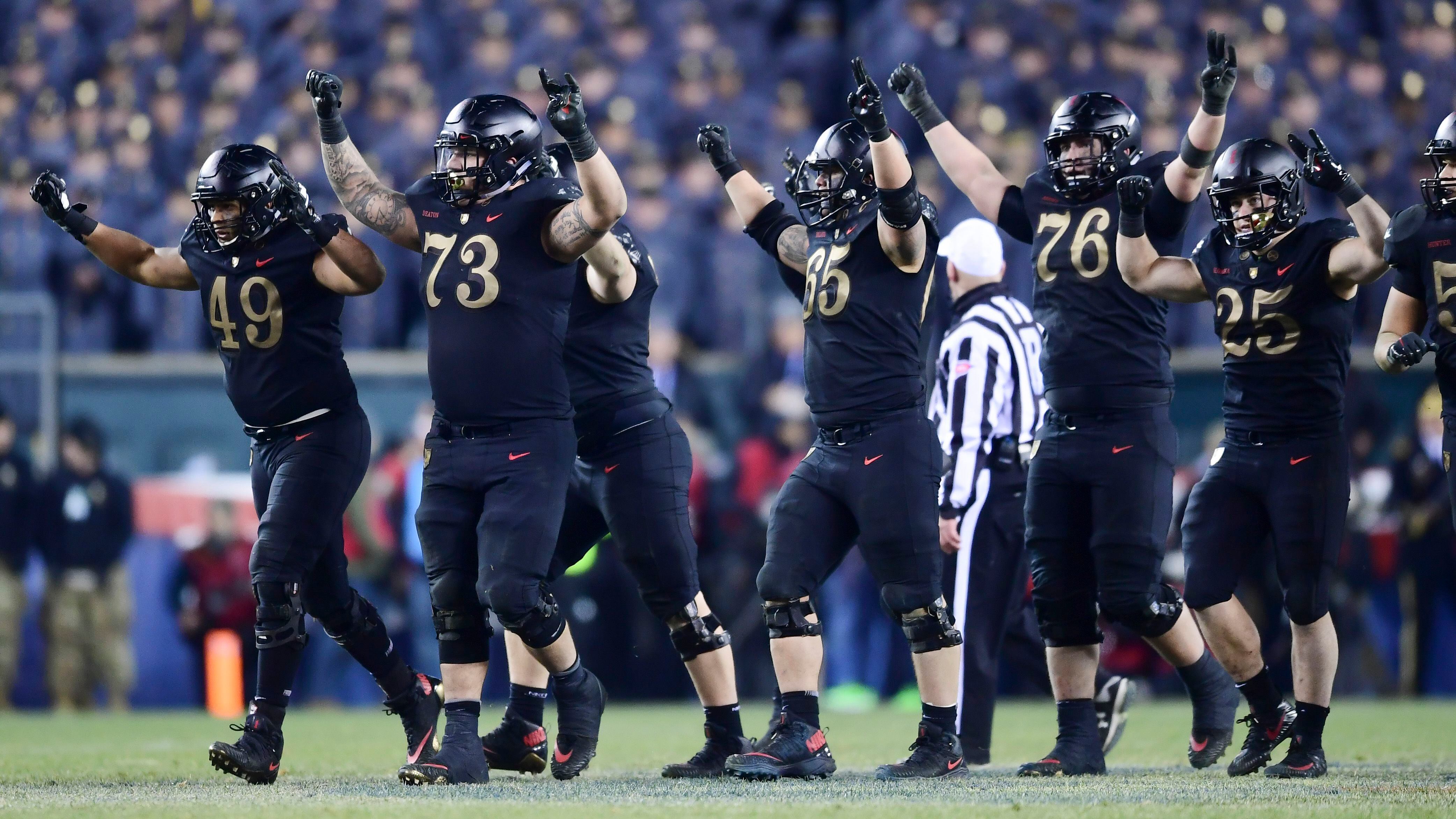 Army Chief of Staff Attends 114th Army-Navy Game, Article