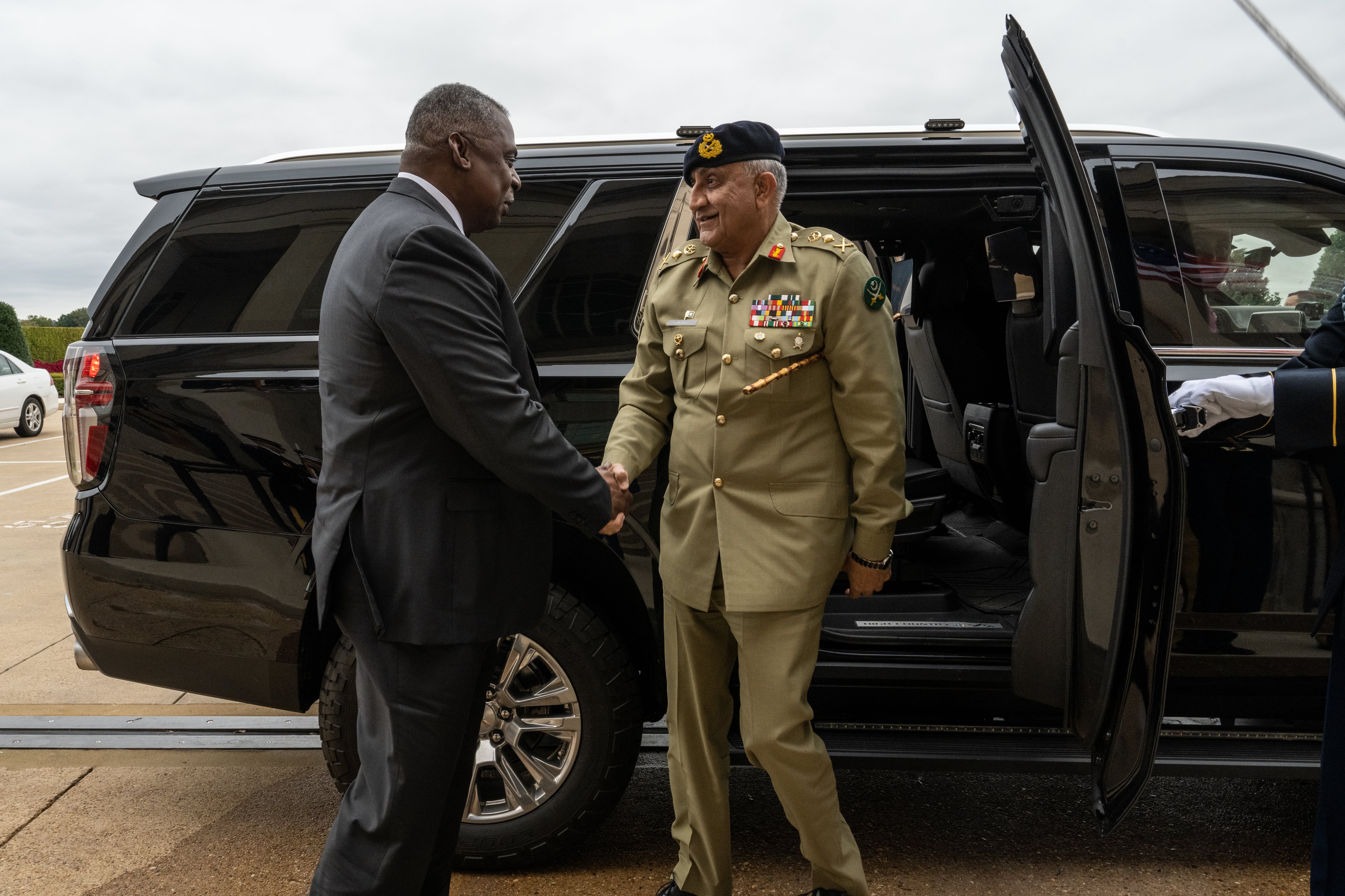 Secretary of Defense Lloyd J. Austin III hosts Pakistani Army Chief of Staff Gen. Qamar Javed Bajwa, during a bilateral exchange at the Pentagon in Washington, D.C., Oct. 4, 2022.