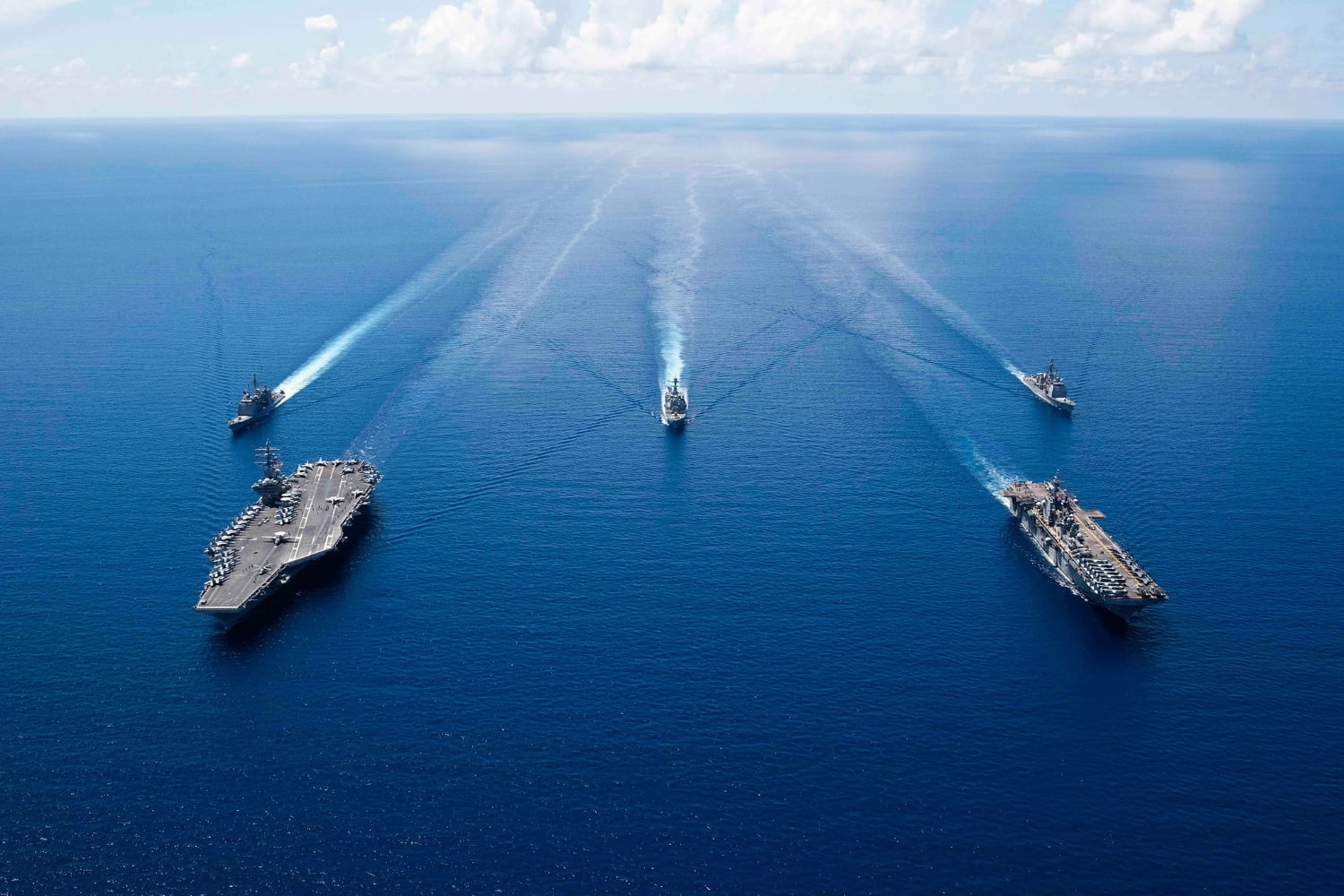 USS Ronald Reagan (CVN 76), amphibious assault ship USS Boxer (LHD 6)