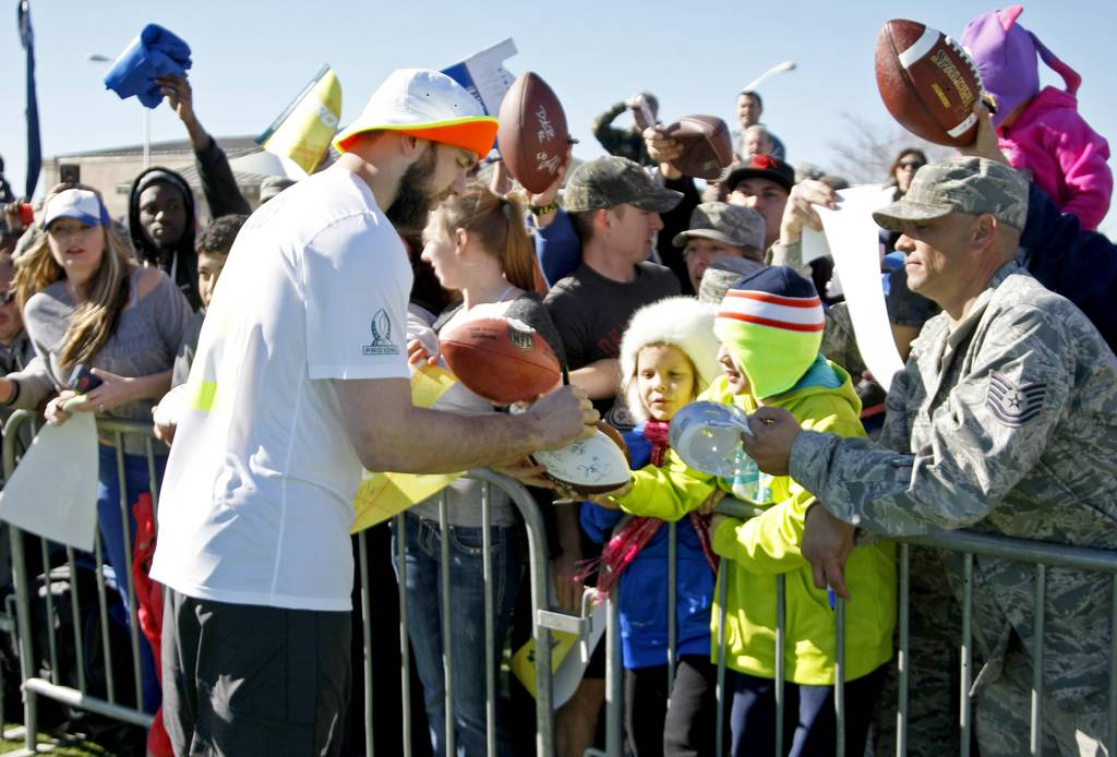 Arizona Cardinals Salute to Service > Luke Air Force Base